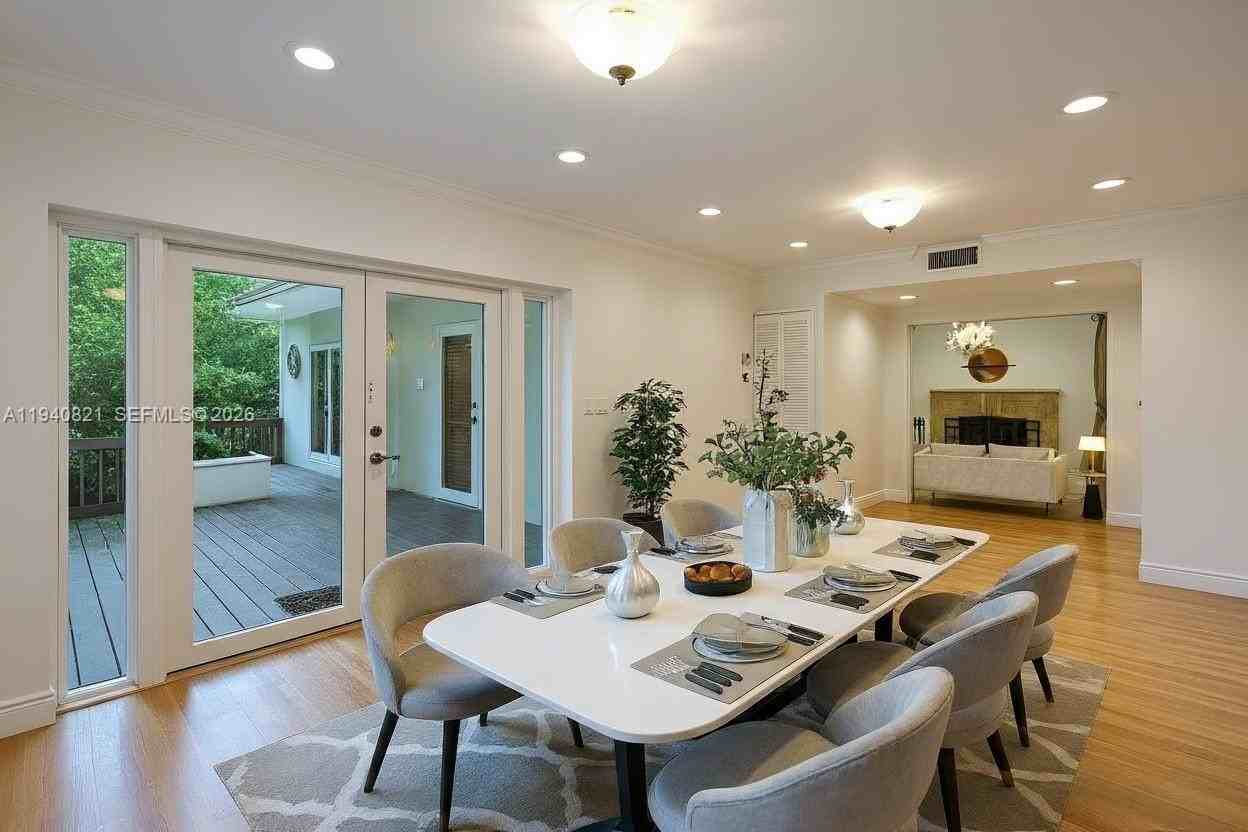 648 Sevilla Ave #0 - Photo 5 of 31