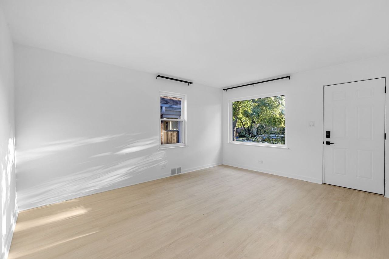 1335 Marengo Ave #1 - Photo 3 of 8