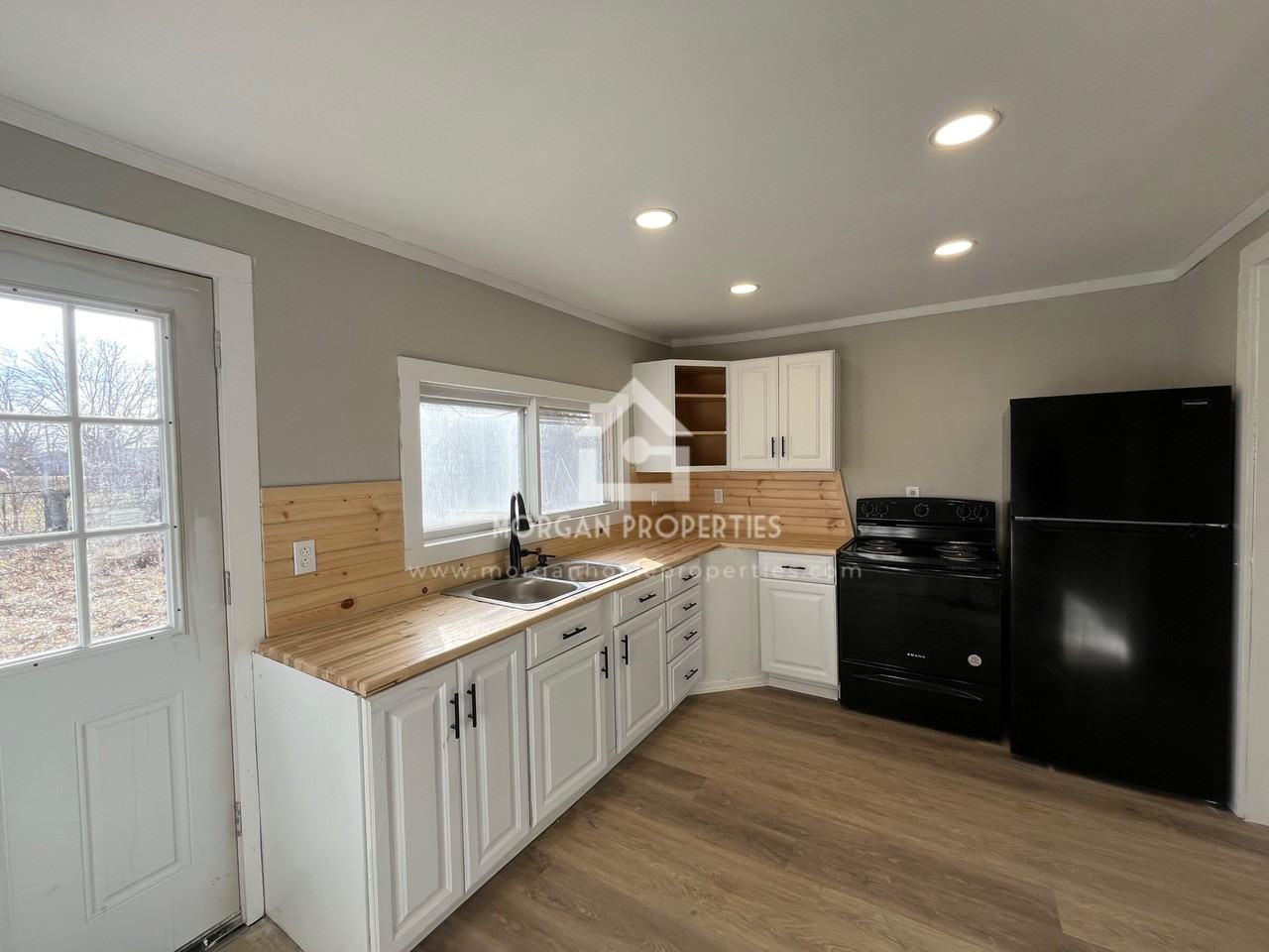 2319 G Ave #1 - Photo 4 of 9