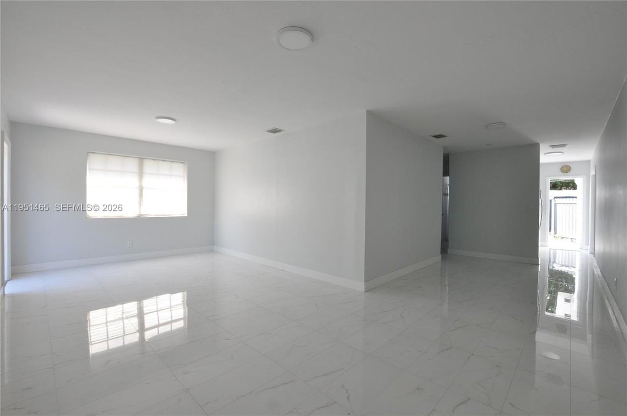 10504 Sw 77th Ct #10504 - Photo 7 of 16