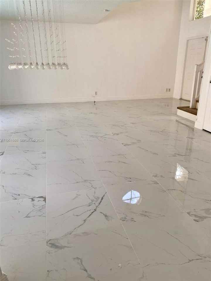 11301 Rockinghorse Rd - Photo 3 of 34