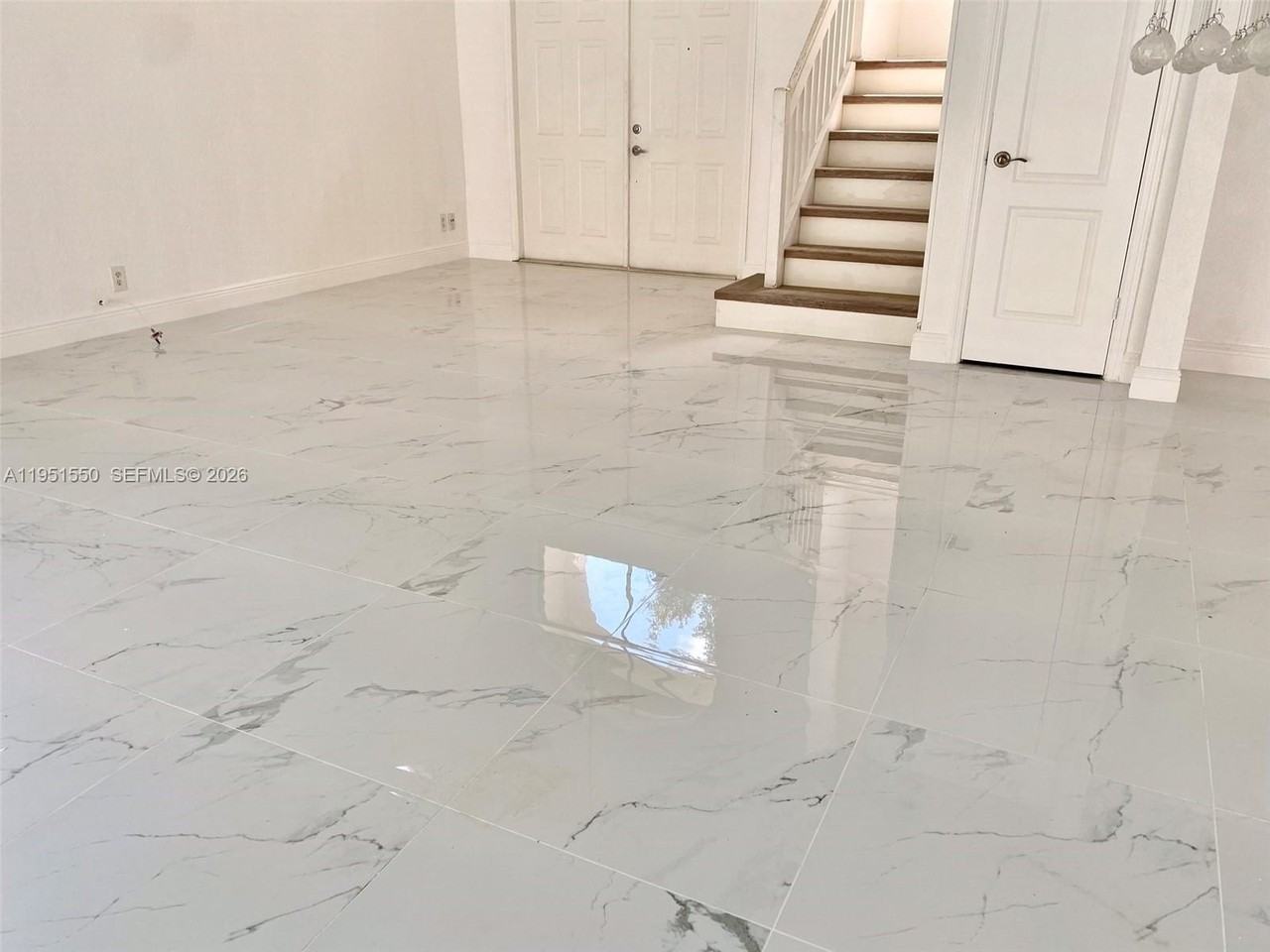 11301 Rockinghorse Rd - Photo 5 of 34