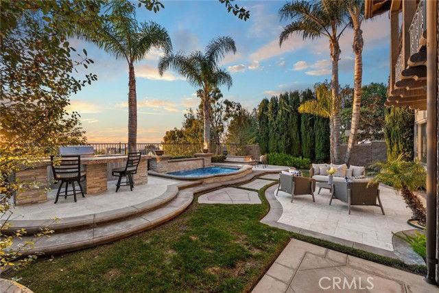 33 Tall Hedge - Photo 3 of 8