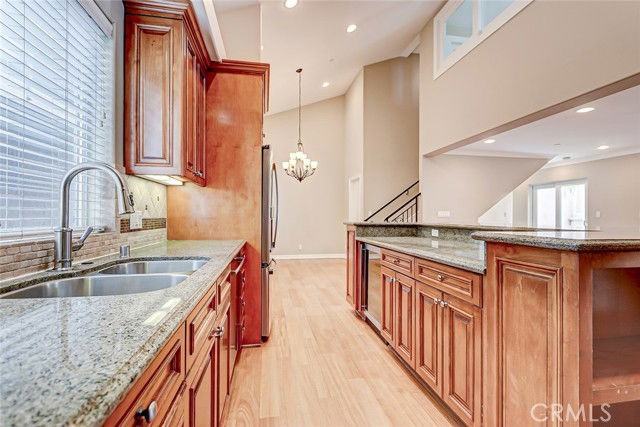594 1st St - Photo 3 of 8
