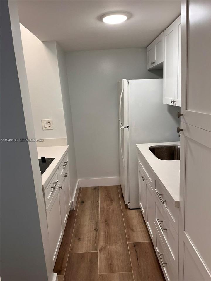 750 Pennsylvania Ave #4 - Photo 6 of 8