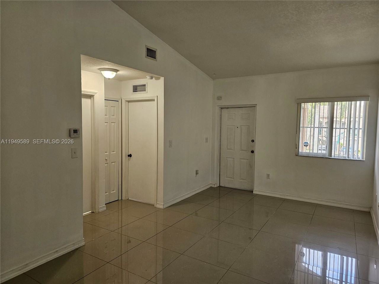 2911 Se 13th Ave #203-49 - Photo 5 of 8