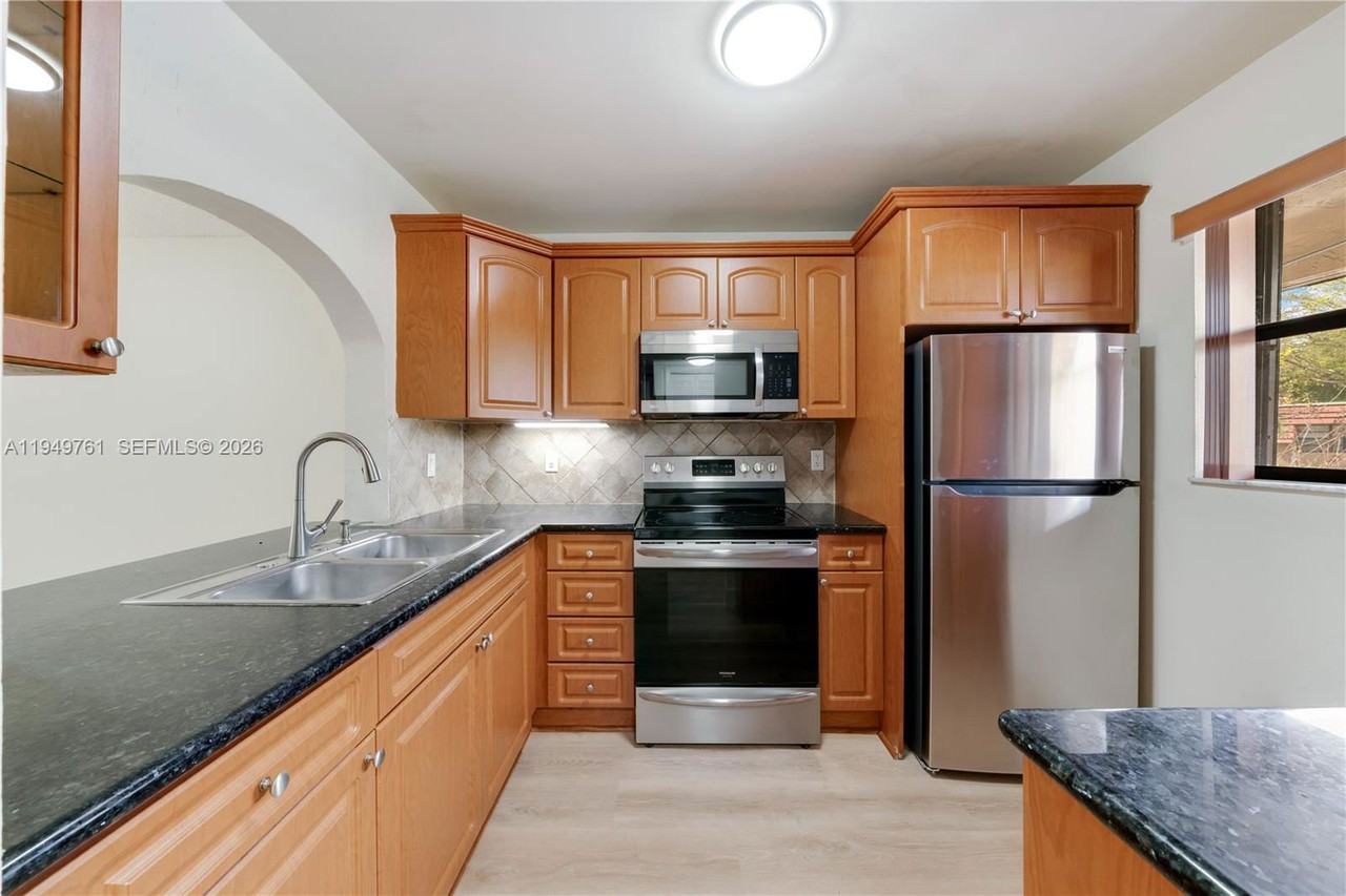 14847 Sw 104th St #10-203 - Photo 4 of 8