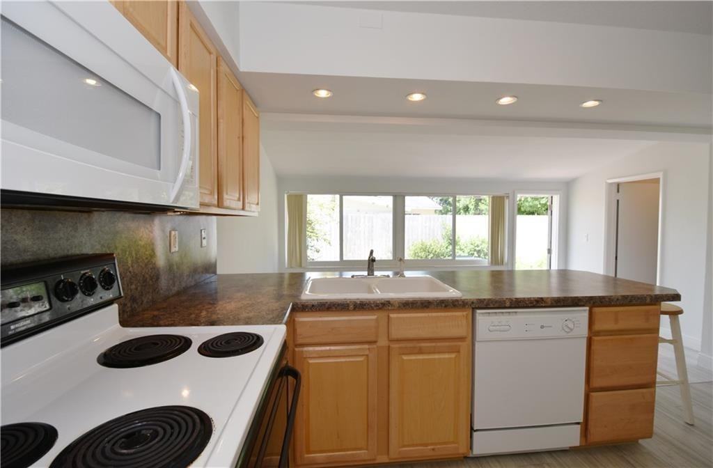 1711 Ne 60th St - Photo 6 of 8