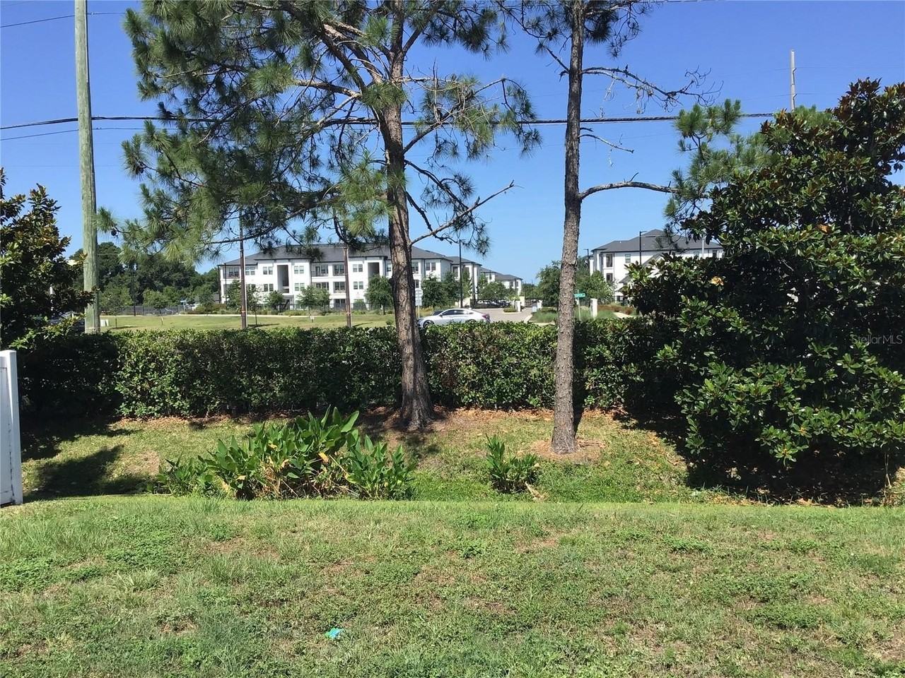 10523 Opus Dr - Photo 4 of 15