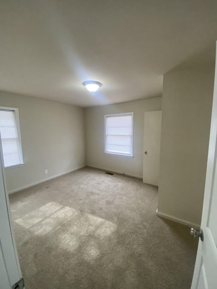 3543 Plymouth Dr #1 - Photo 3 of 12