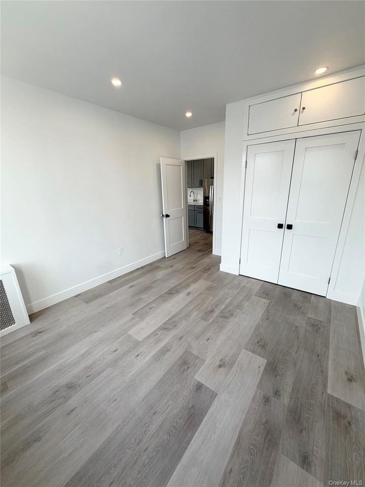 18 Bay 22nd St Unit 2fl #2FL - Photo 6 of 9