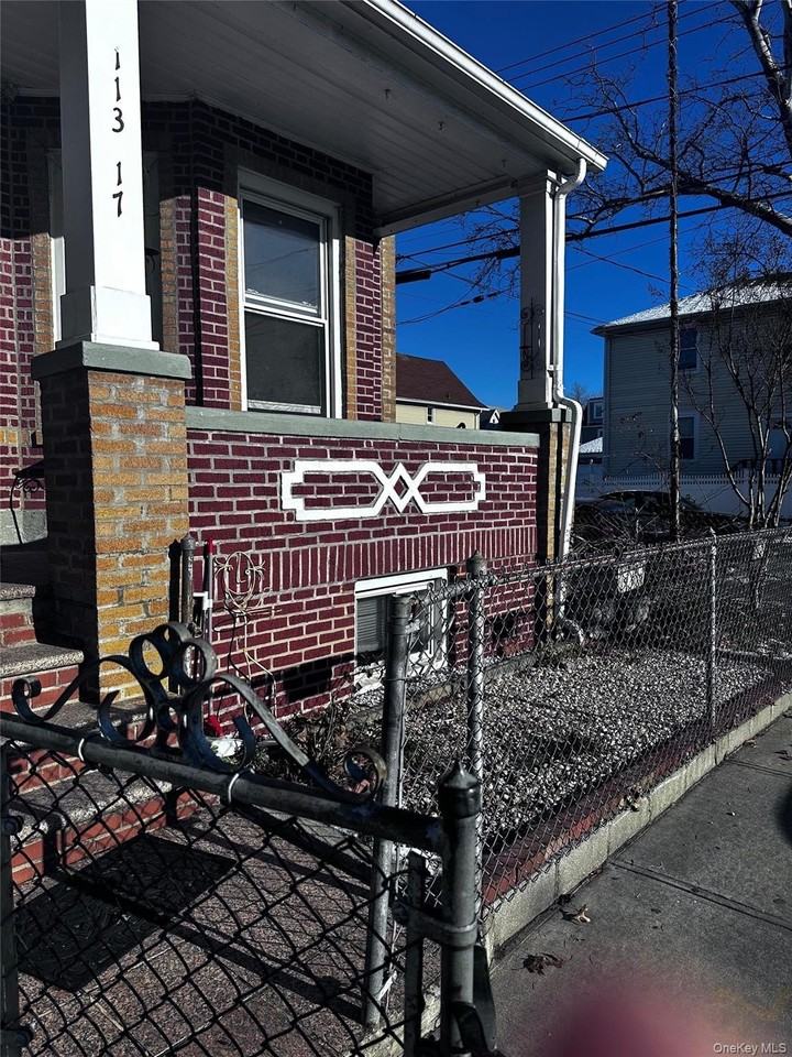 11317 95th Ave 1st Fl #1stFL - Photo 2 of 12