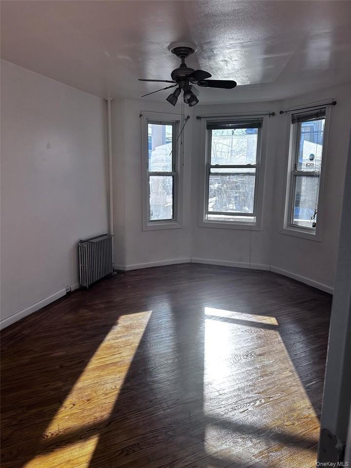 11317 95th Ave 1st Fl #1stFL - Photo 7 of 12