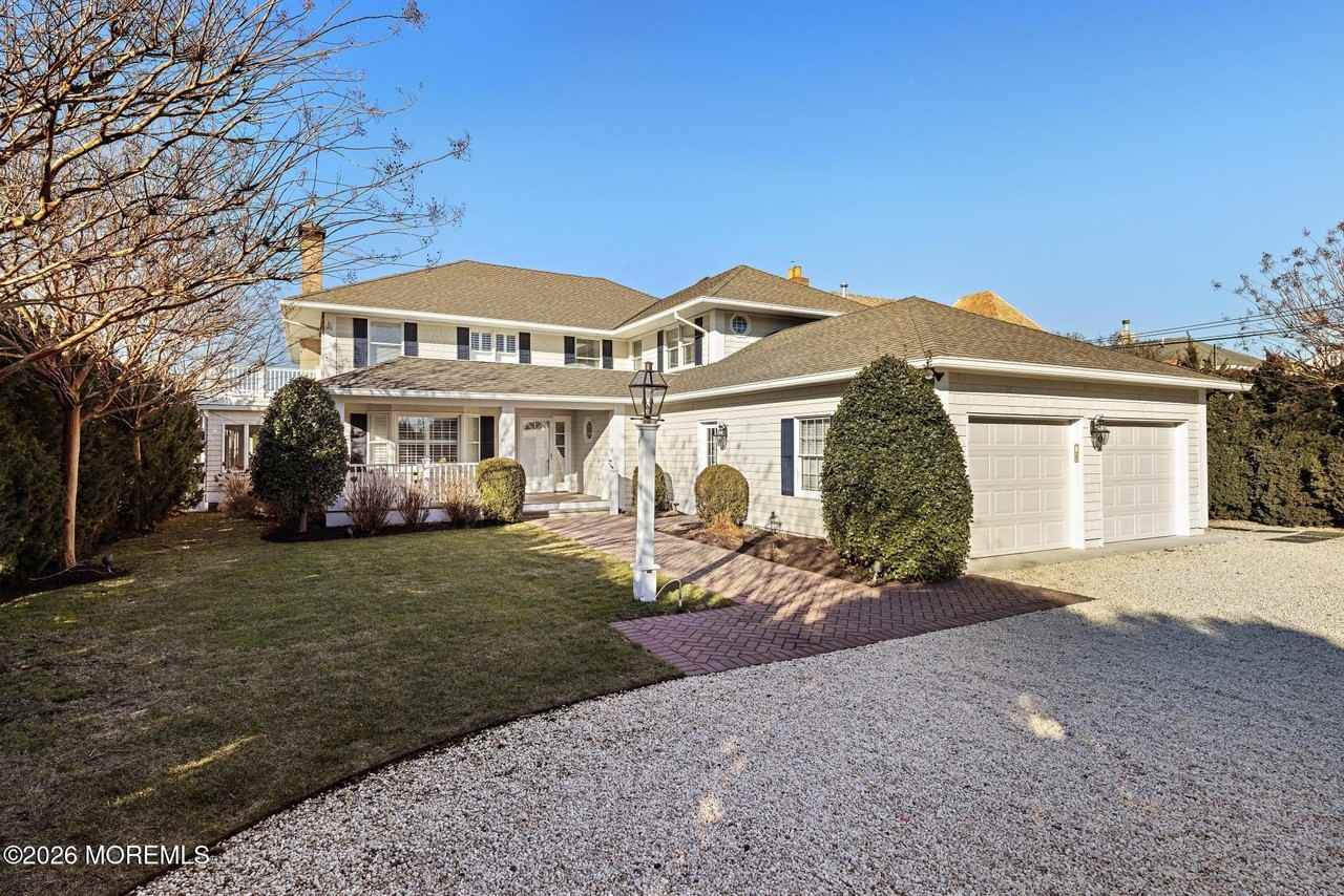 954 Barnegat Ln - Photo 3 of 50