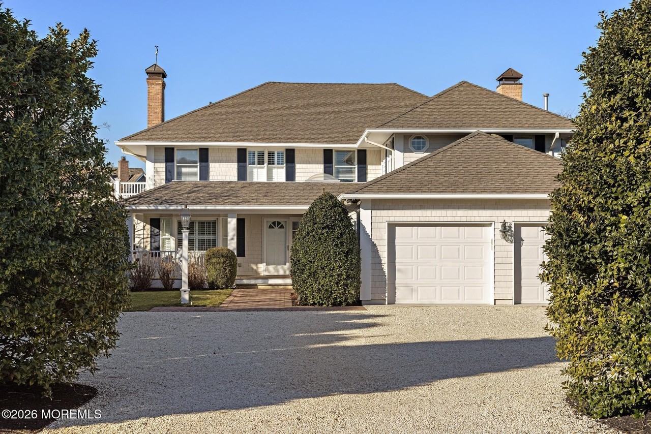 954 Barnegat Ln - Photo 4 of 50