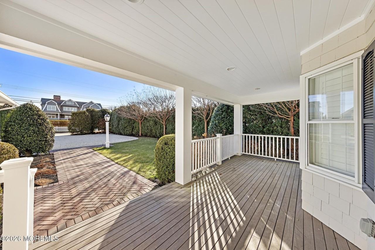 954 Barnegat Ln - Photo 7 of 50