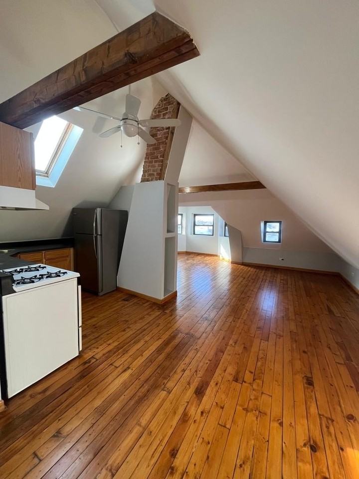 2519 S Millard Ave Unit 4 #4 - Photo 4 of 11