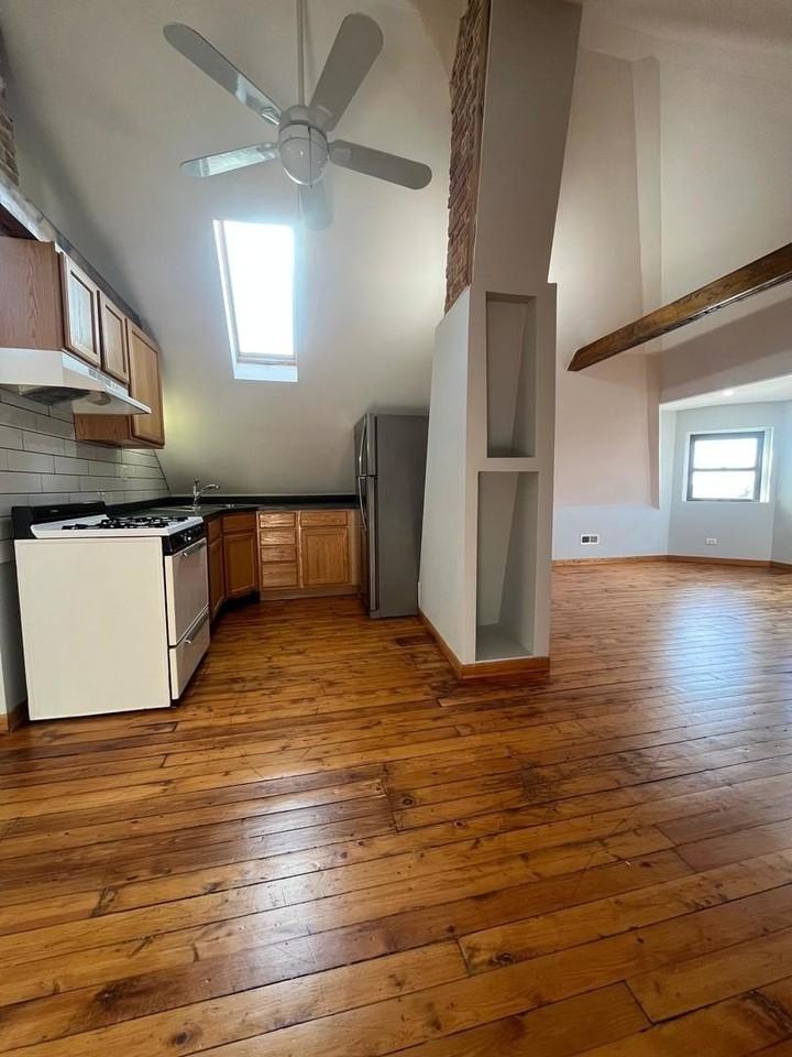 2519 S Millard Ave Unit 4 #4 - Photo 5 of 11