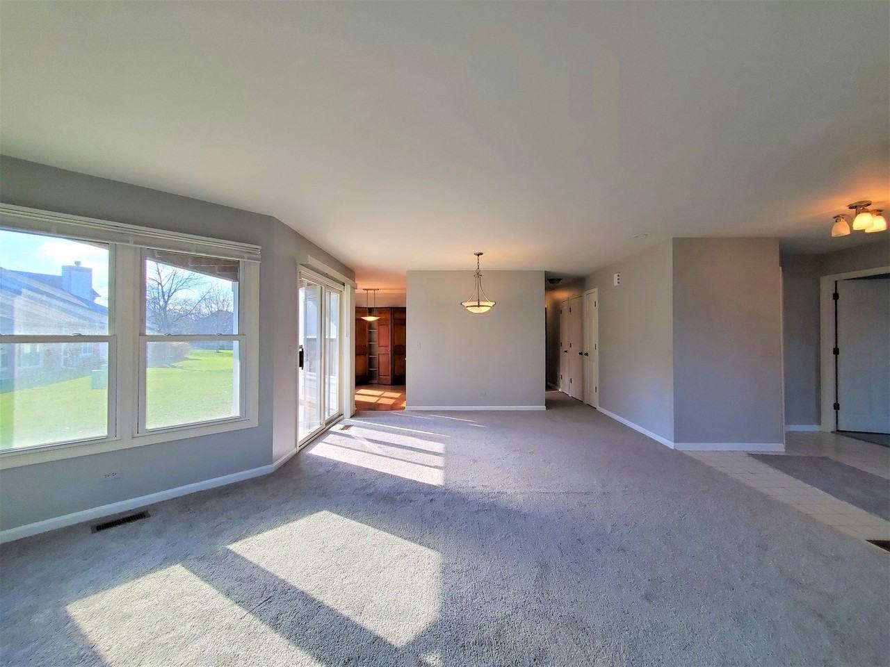 325 Satinwood Ct S - Photo 5 of 26