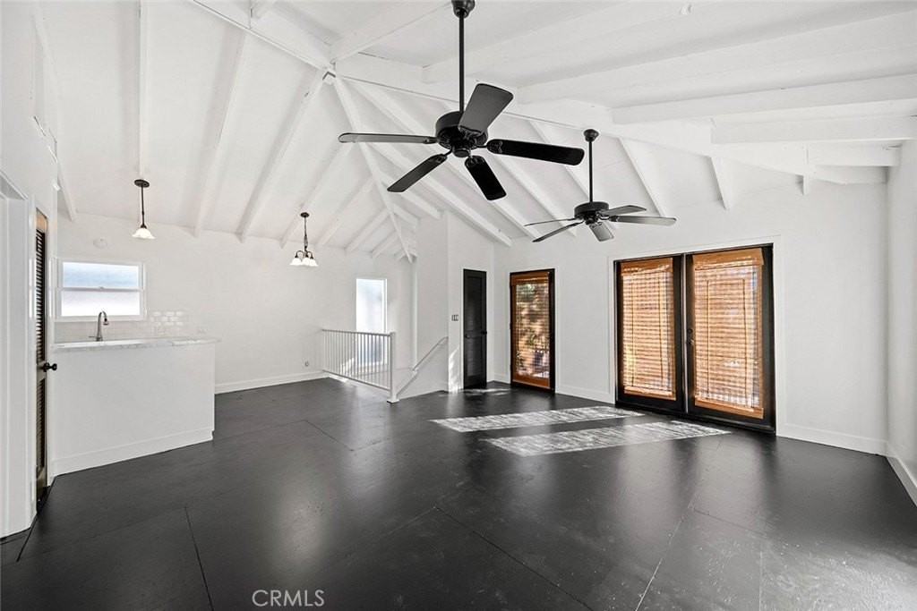 435 Dahlia Ave - Photo 5 of 33