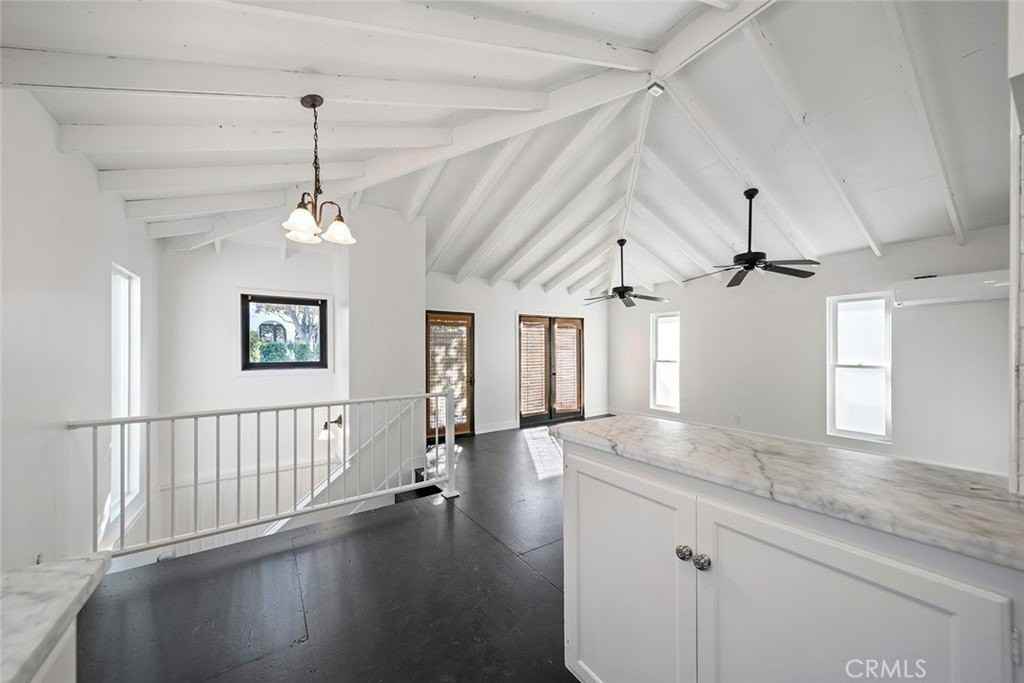 435 Dahlia Ave - Photo 6 of 33