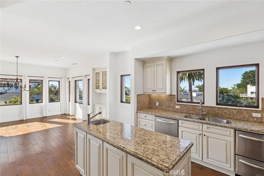 1699 Calle De Los Alamos - Photo 6 of 32