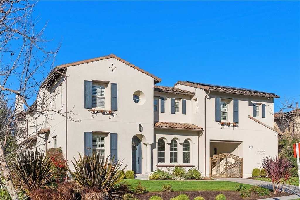 32 Michael Rd - Photo 2 of 44