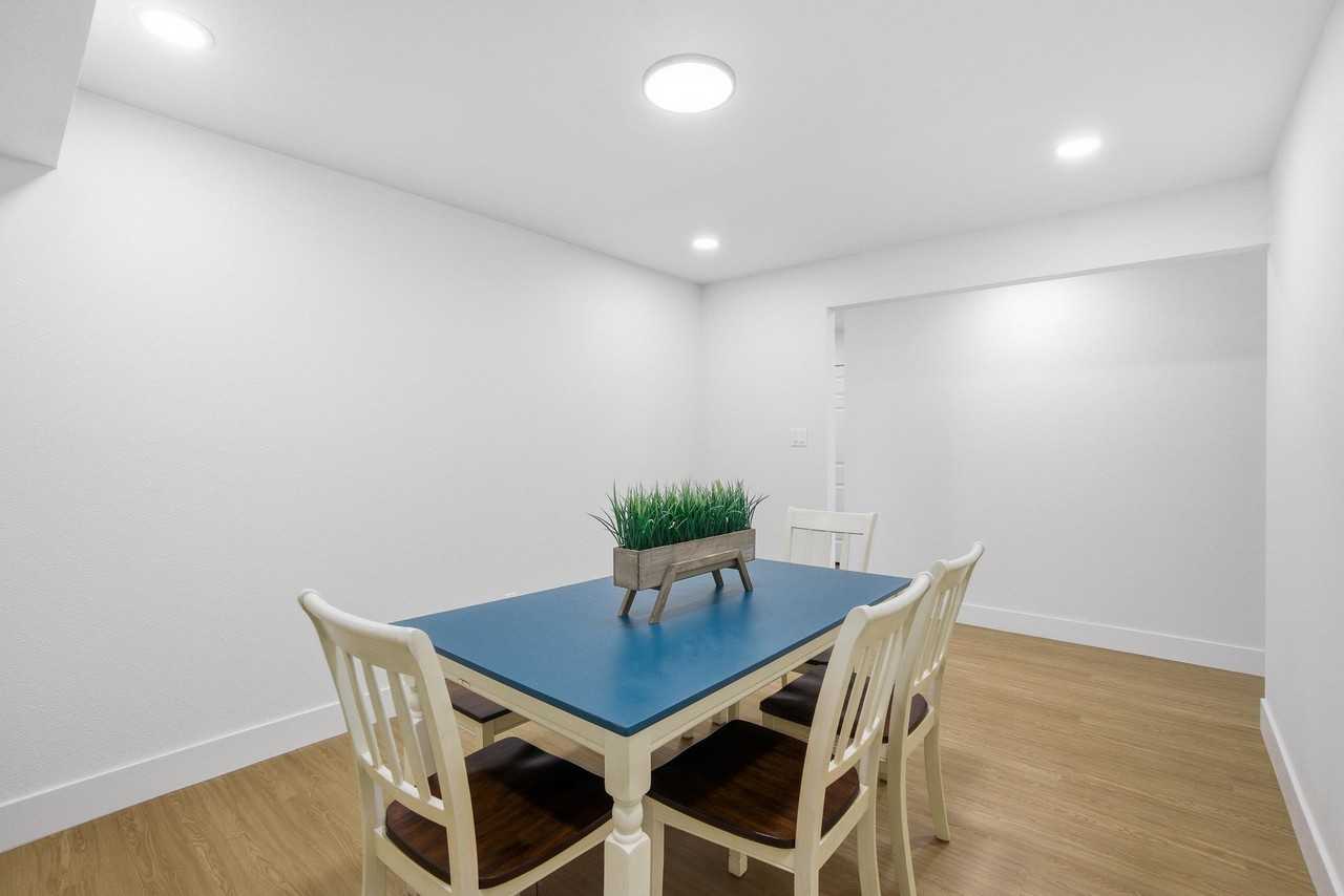 Parkchester Dr - Photo 6 of 27