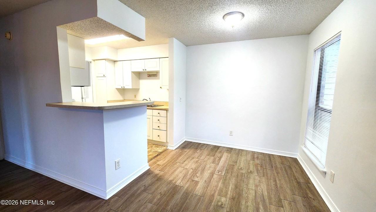 10200 Belle Rive Blvd Apt 256 #256 - Photo 5 of 15