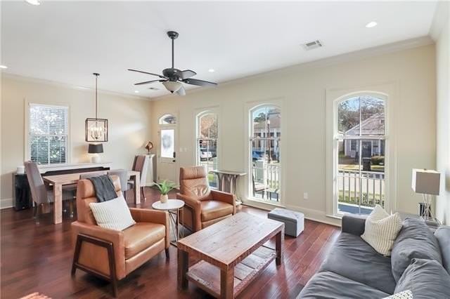 2045 Chippewa St - Photo 6 of 24