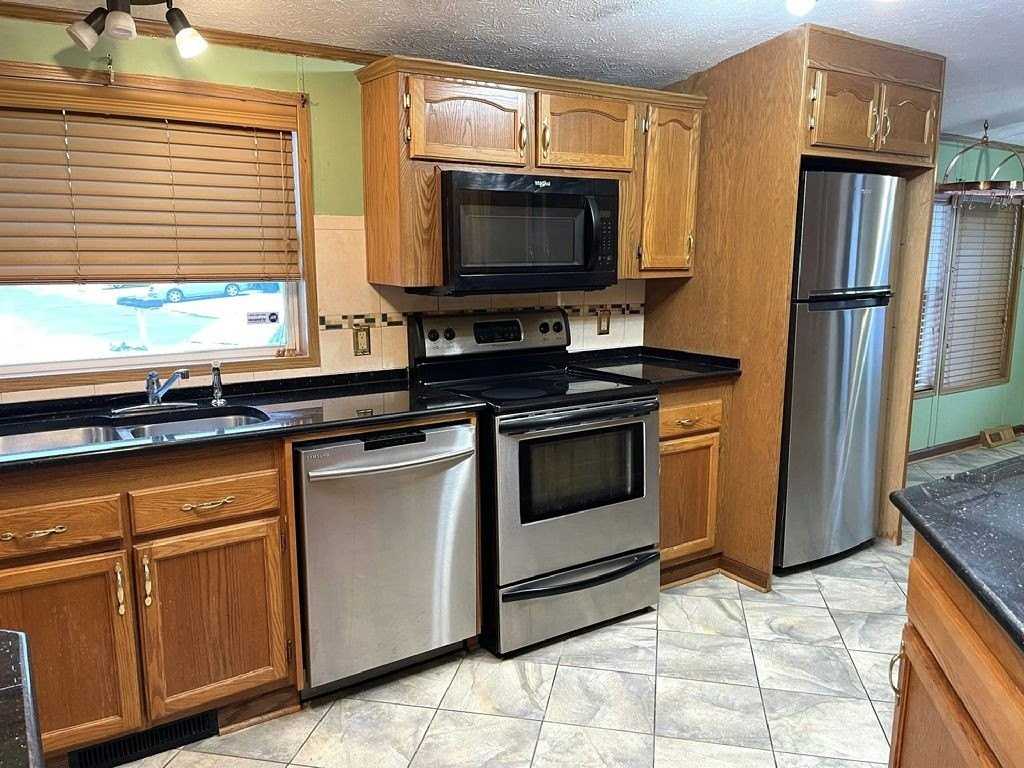 509 Maureen Ct #509 - Photo 3 of 23