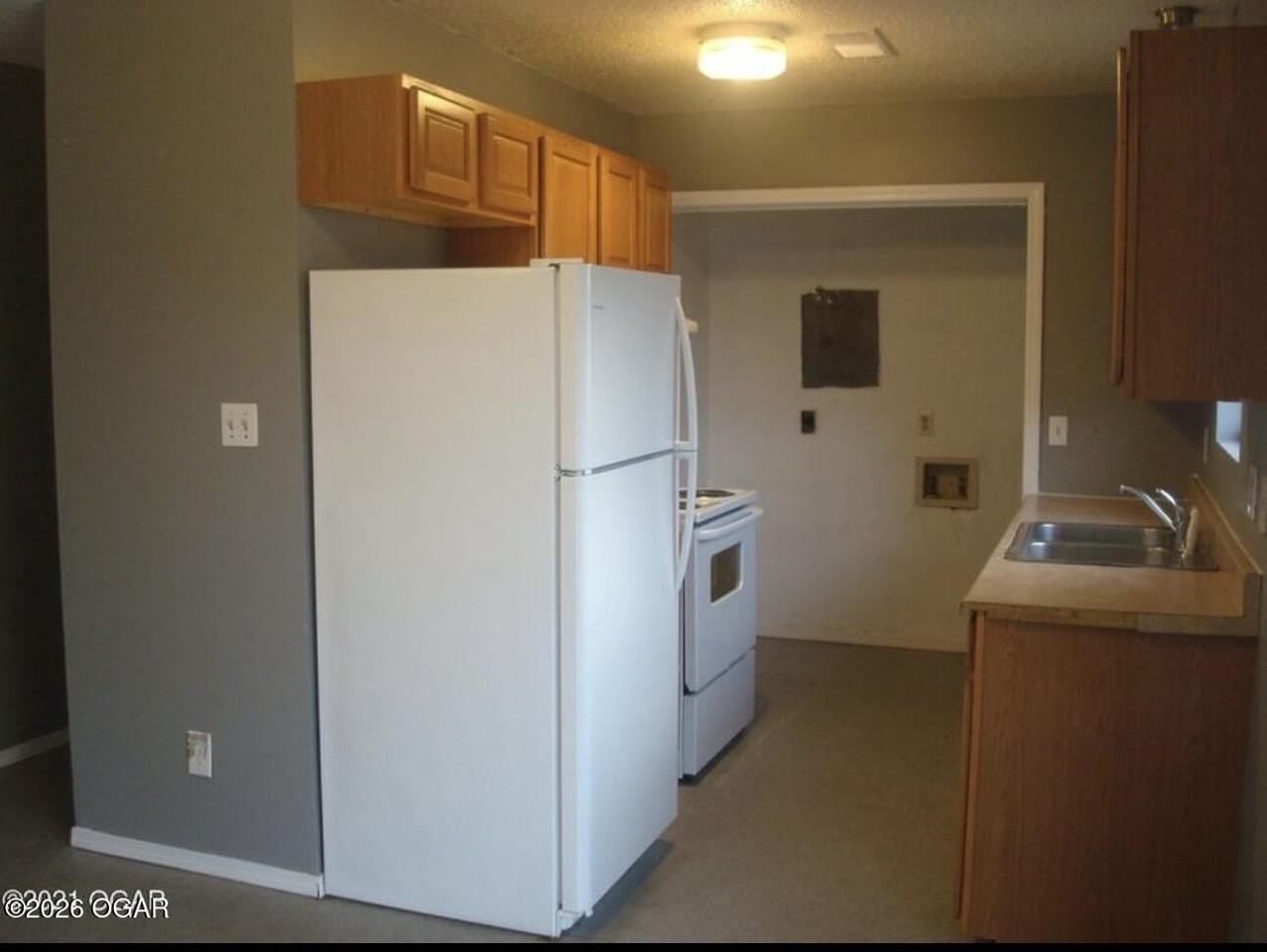 309 N Lincoln St - Photo 2 of 8