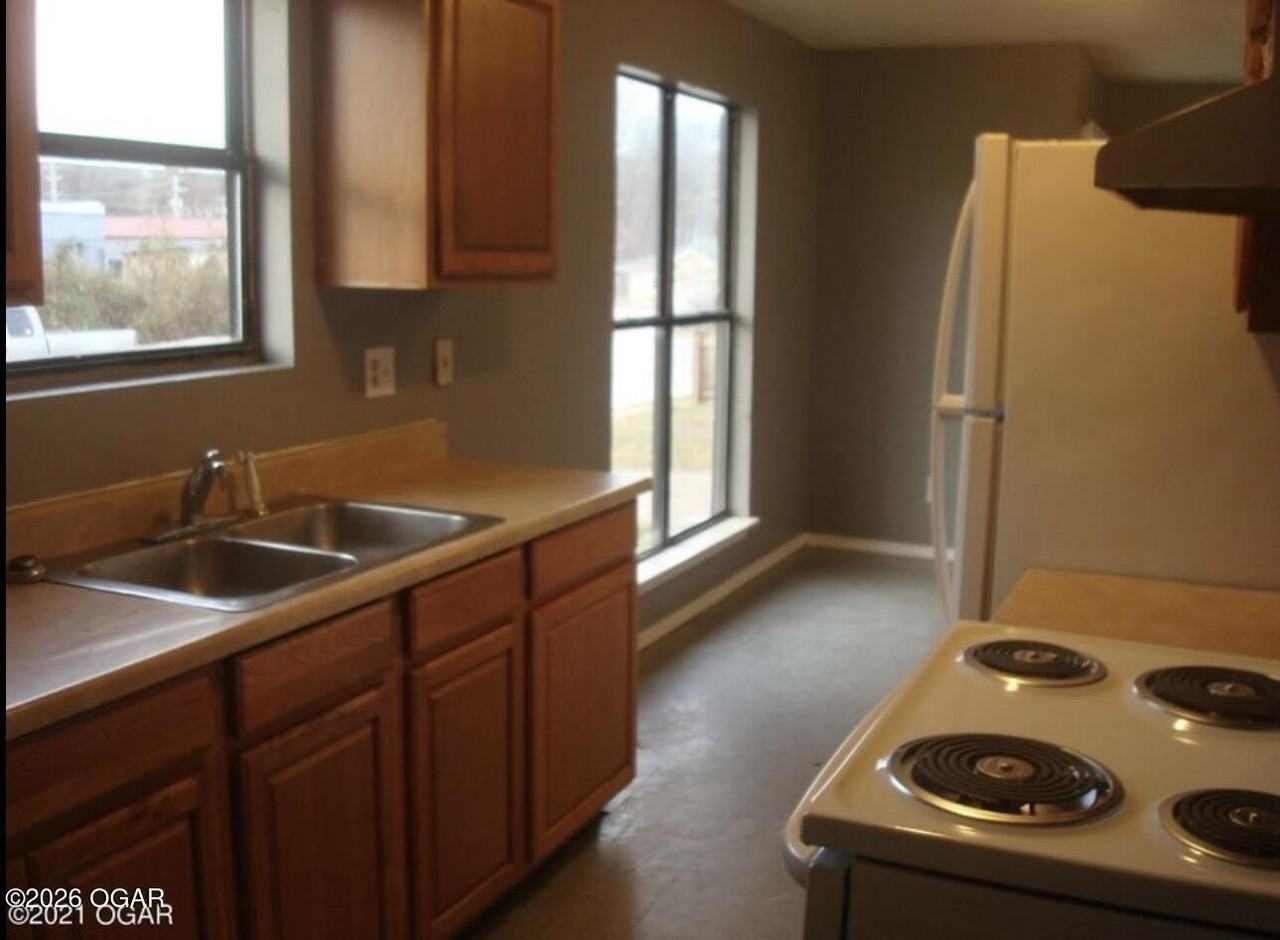 309 N Lincoln St - Photo 3 of 8