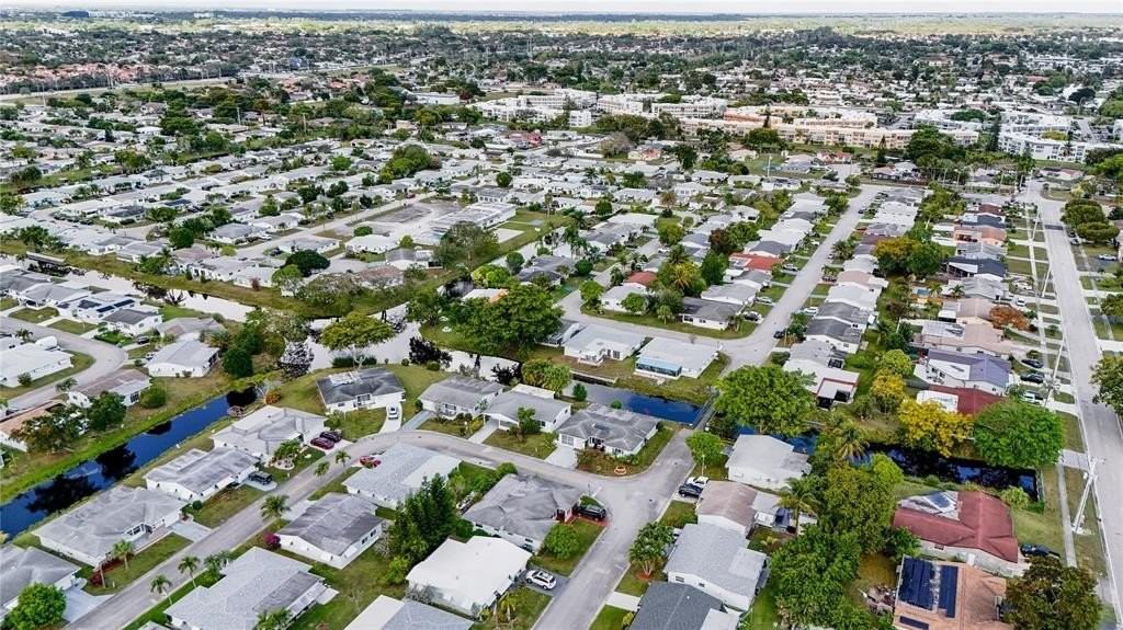 6680 Nw 16th St - Photo 6 of 50