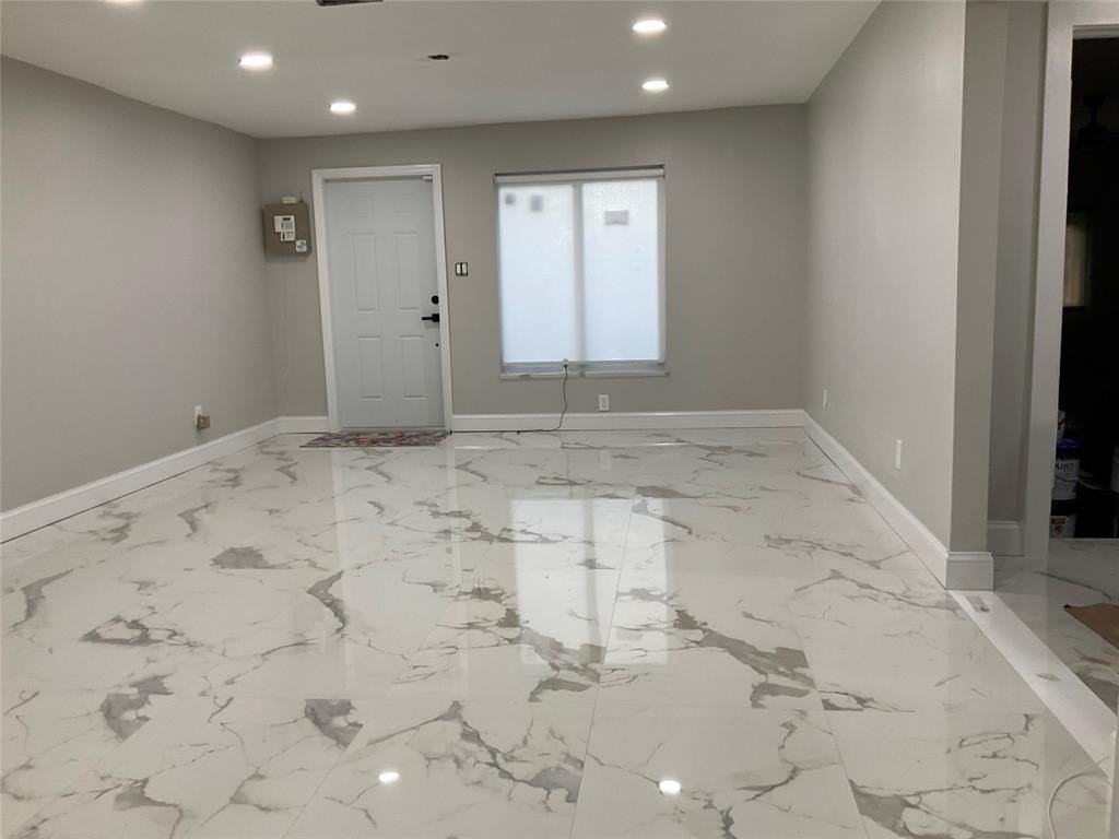 642 Nw 14th Way - Photo 6 of 36