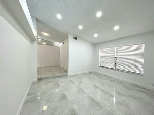 1712 Nw 91st Ave - Photo 7 of 39