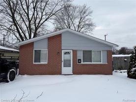 6516 Oak St - Photo 1 of 1