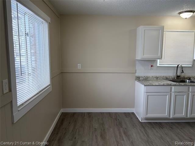 6516 Oak St - Photo 6 of 14