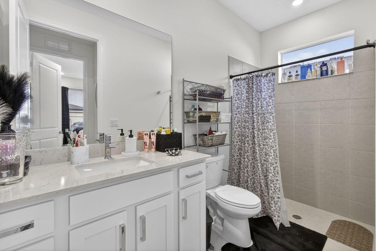 1543 Stockbridge St - Photo 4 of 50