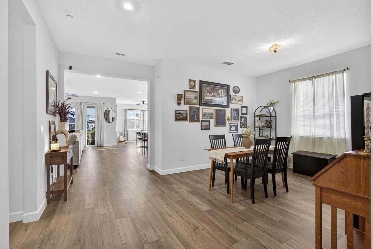 1543 Stockbridge St - Photo 6 of 50