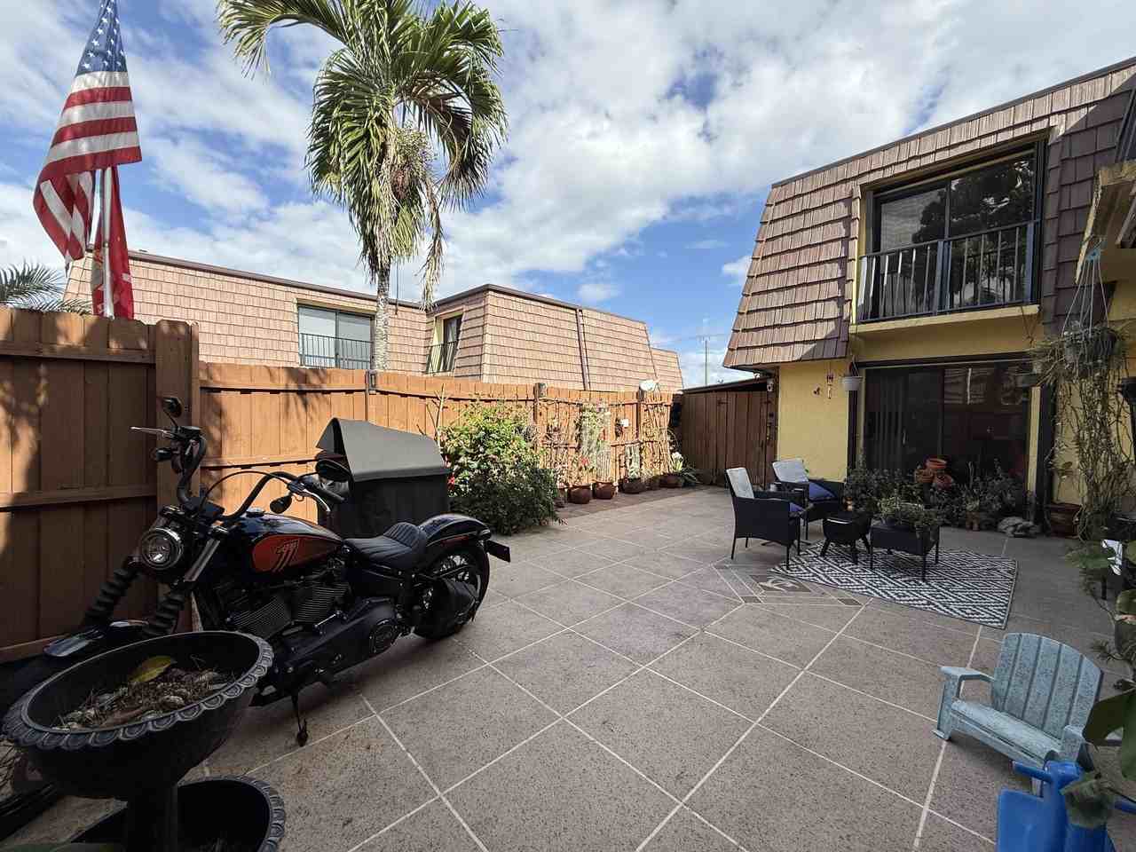 1021 Springdale Cir - Photo 5 of 32