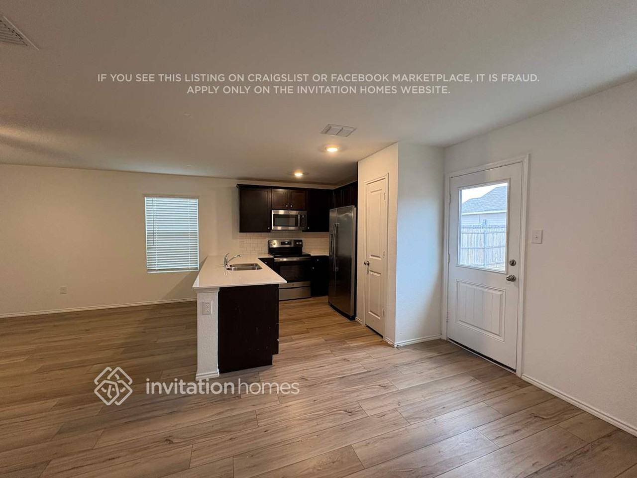 1339 Mosely Cir - Photo 5 of 17