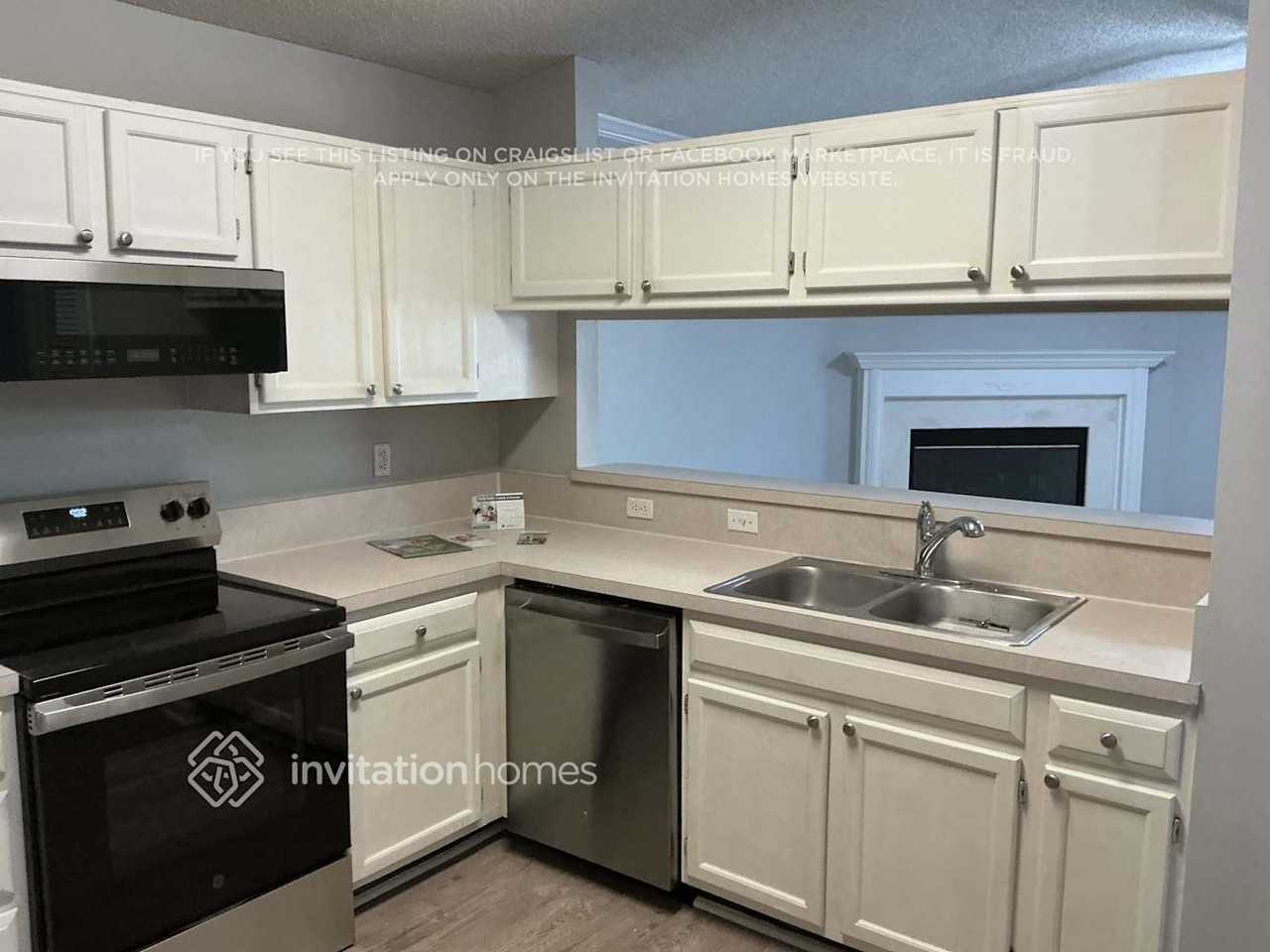 3852 Autumn Leaf Ct - Photo 7 of 16