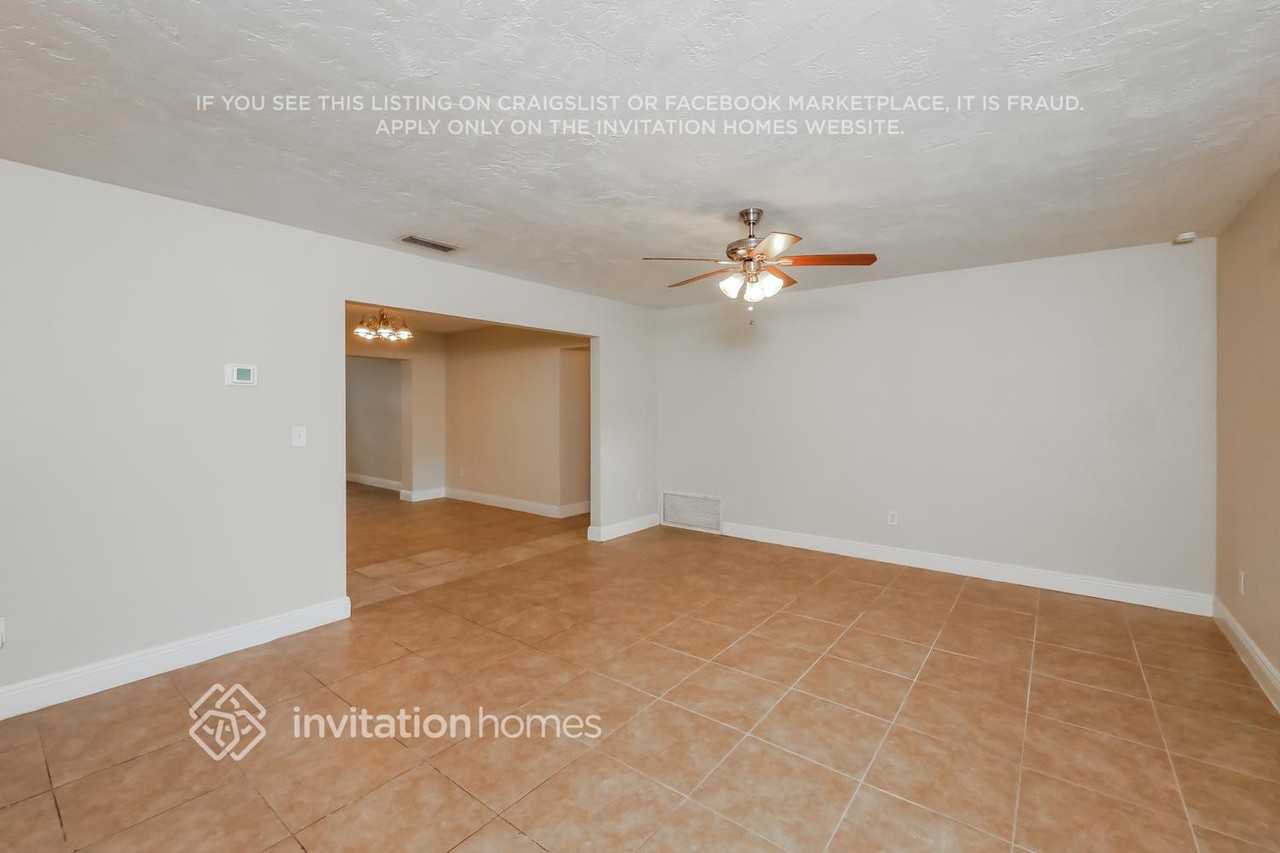 10320 Nw 18th Pl - Photo 3 of 17