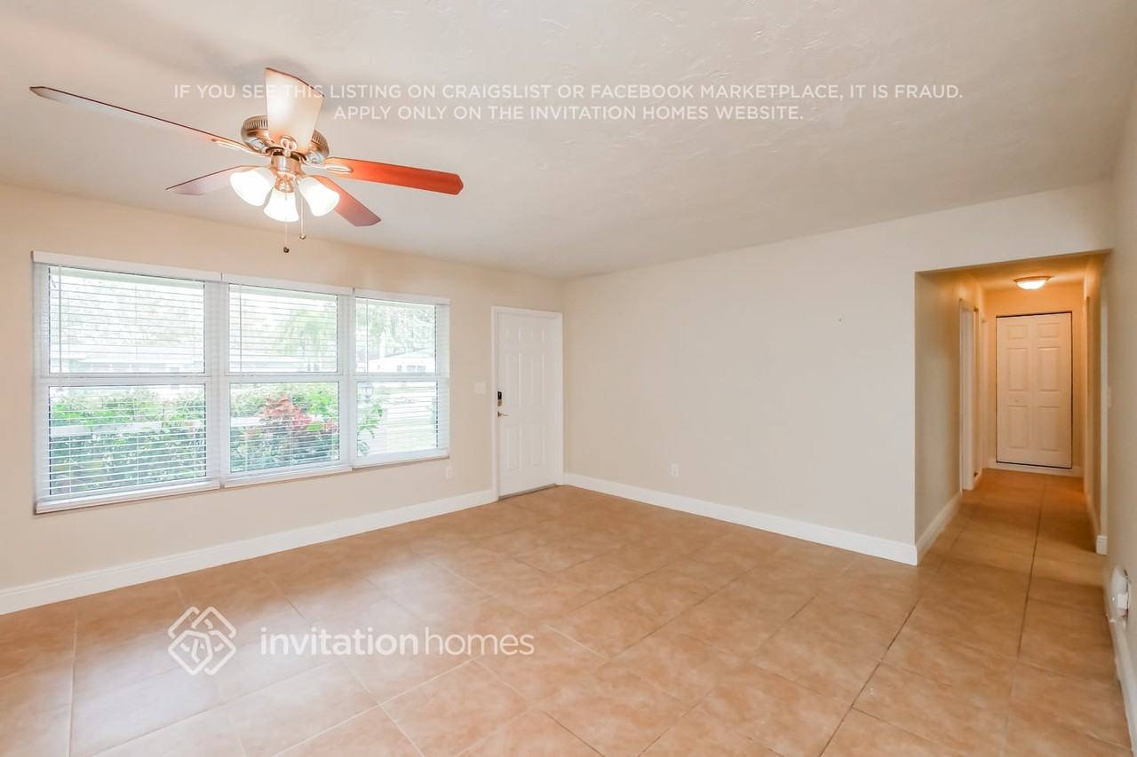 10320 Nw 18th Pl - Photo 4 of 17