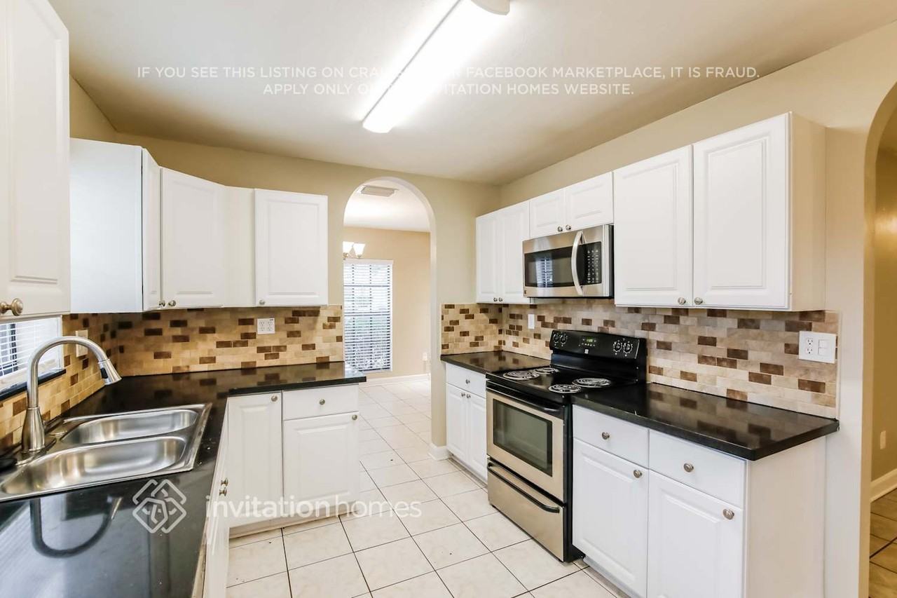 9150 Sw 178th Ter - Photo 6 of 17