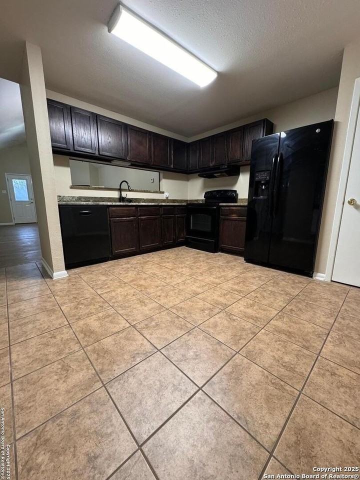 13024 Uhr Ln - Photo 2 of 12