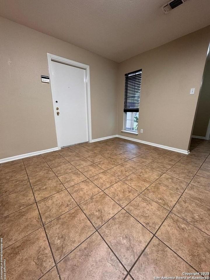 13024 Uhr Ln - Photo 3 of 12