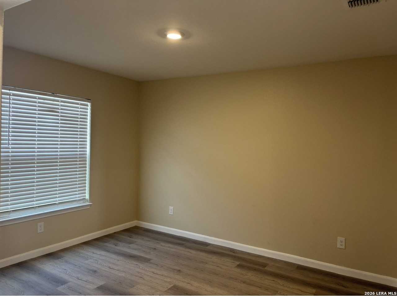 15027 Harbor Lndg - Photo 3 of 17