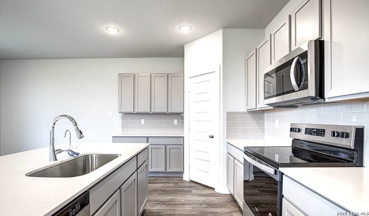 2563 Rambo Dr - Photo 3 of 21